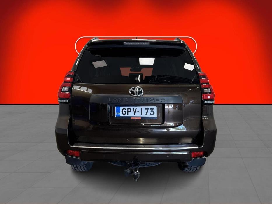 TOYOTA Land Cruiser 2018