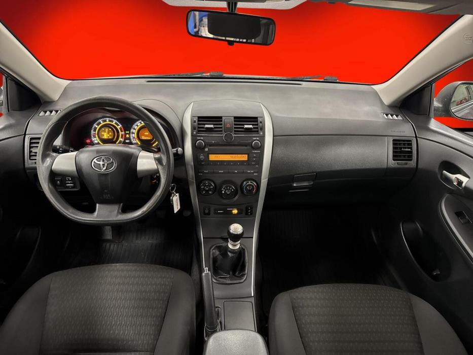 TOYOTA Corolla 2012