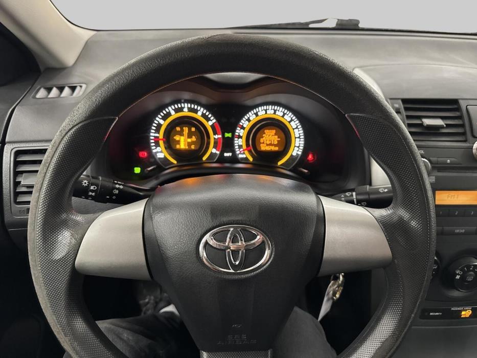 TOYOTA Corolla 2012