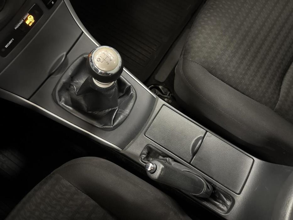 TOYOTA Corolla 2012