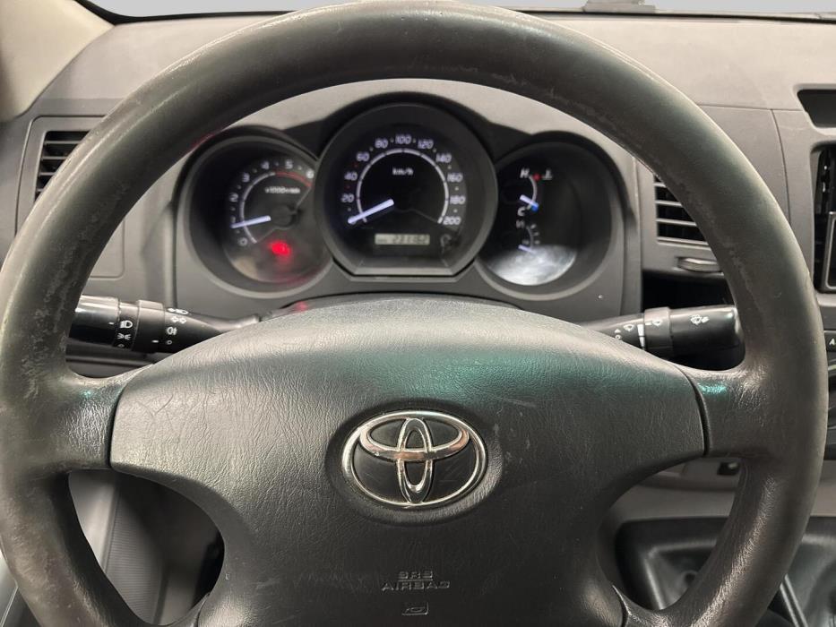 TOYOTA Hilux 2011
