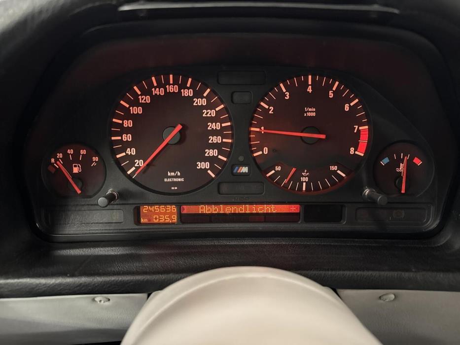 BMW M5 1991