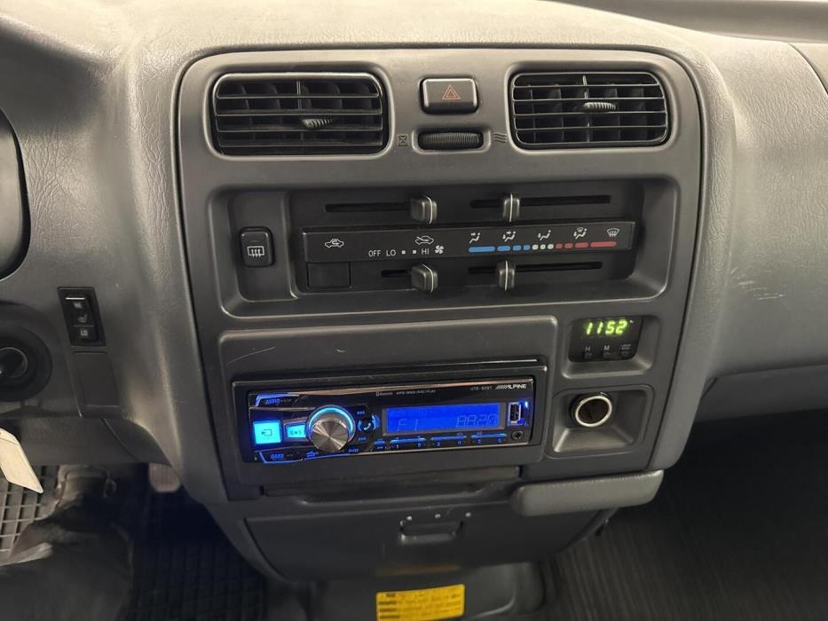 TOYOTA HIACE 2004