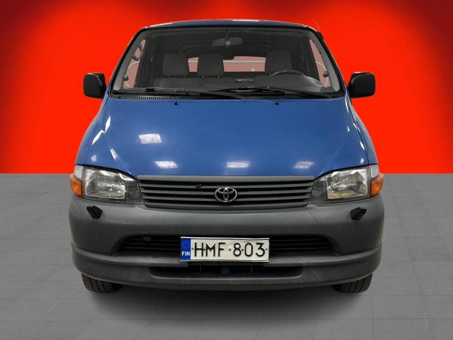 TOYOTA HIACE 2004