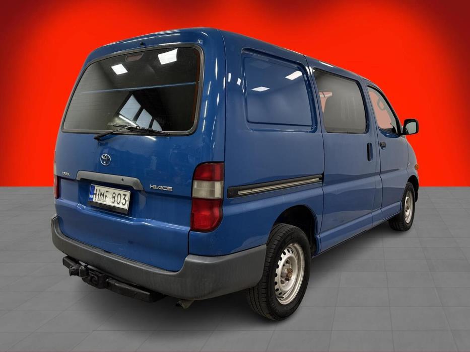TOYOTA HIACE 2004