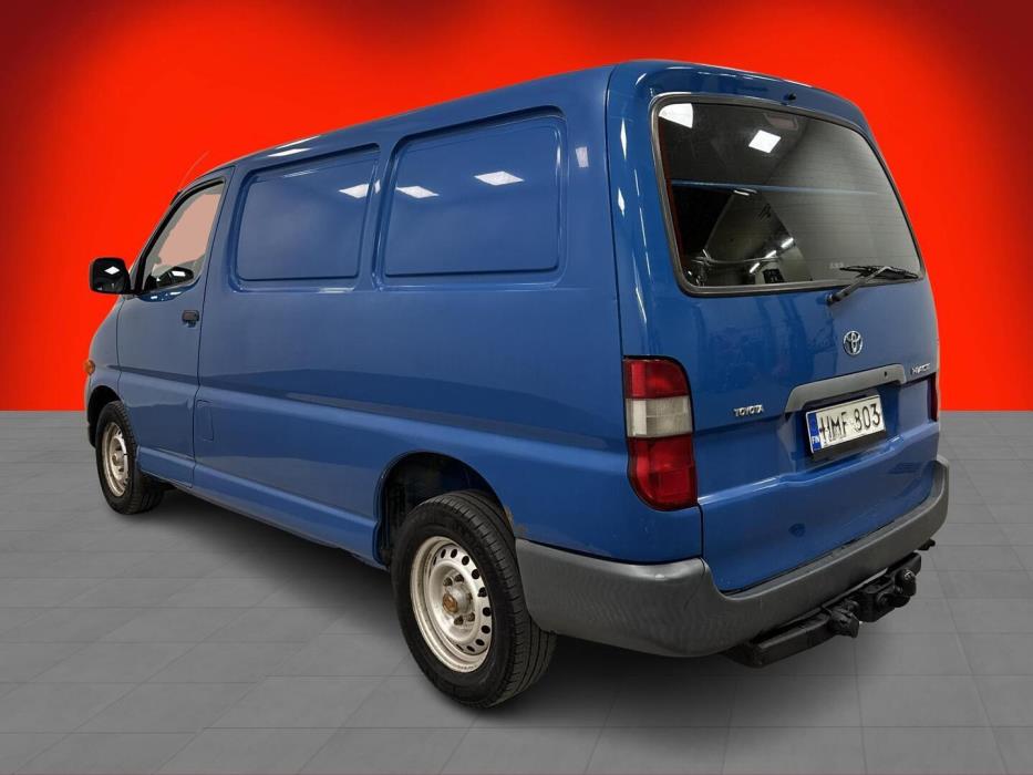 TOYOTA HIACE 2004