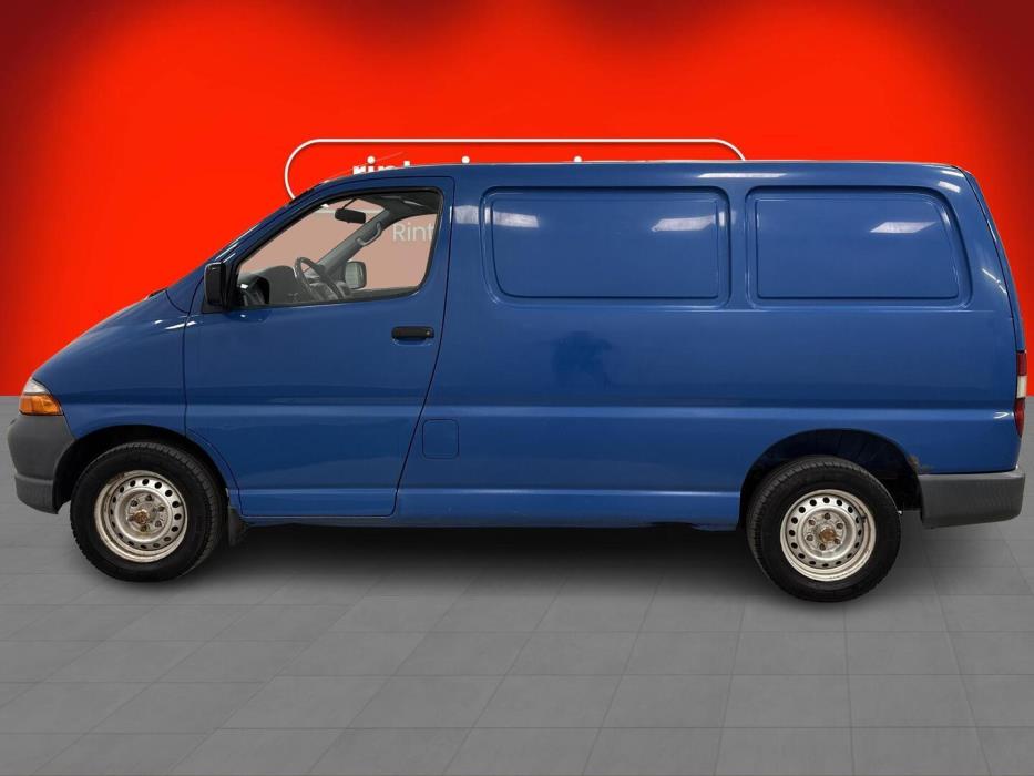 TOYOTA HIACE 2004