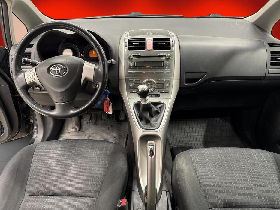 TOYOTA Auris 2009