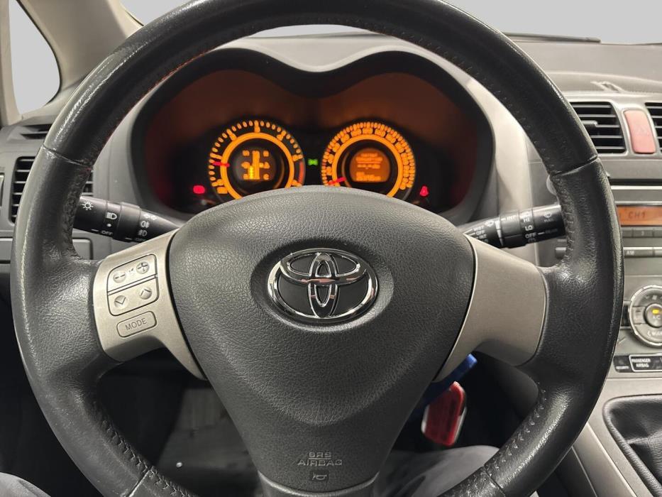 TOYOTA Auris 2009