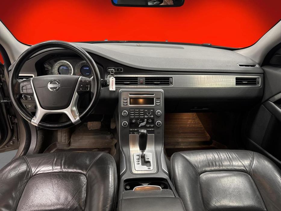 VOLVO XC70 2010