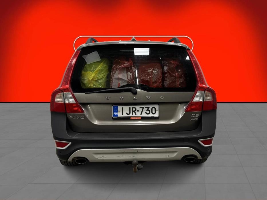 VOLVO XC70 2010