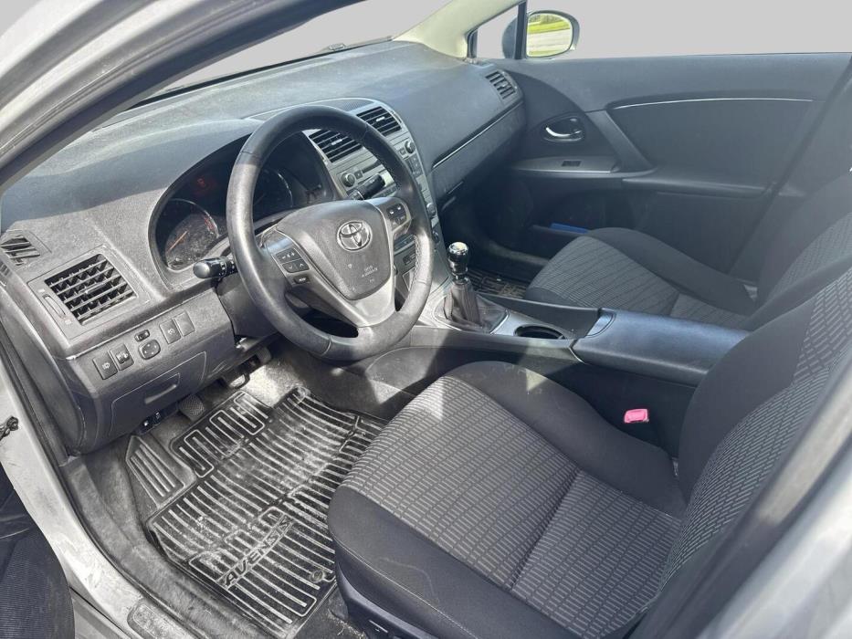 TOYOTA Avensis 2011