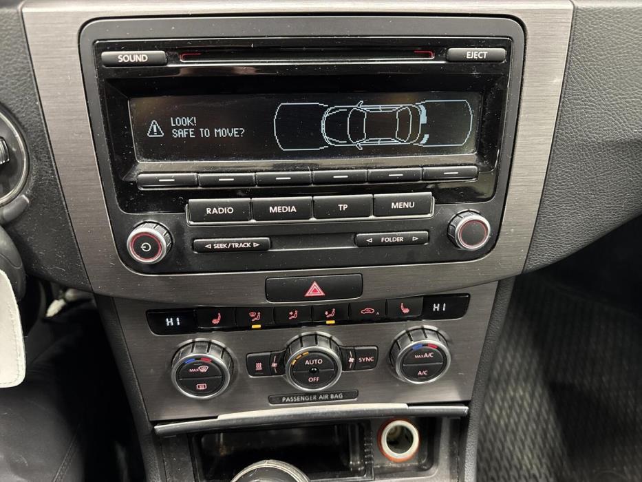 VOLKSWAGEN Passat 2012