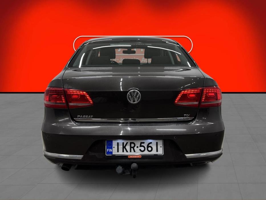 VOLKSWAGEN Passat 2012