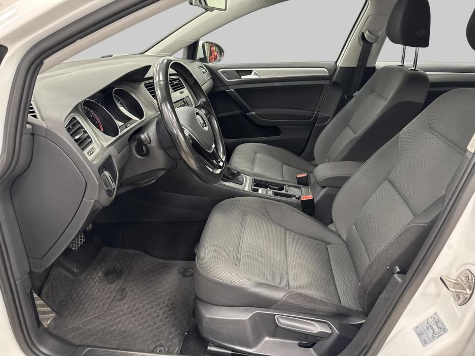 VOLKSWAGEN Golf 2014