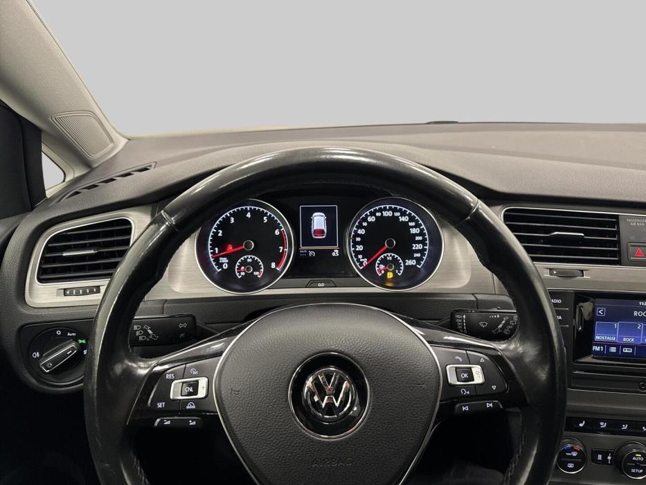 VOLKSWAGEN Golf 2014