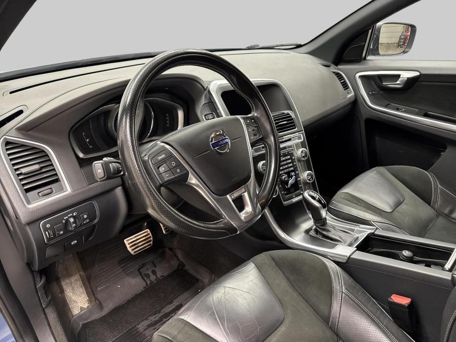 VOLVO XC60 2017
