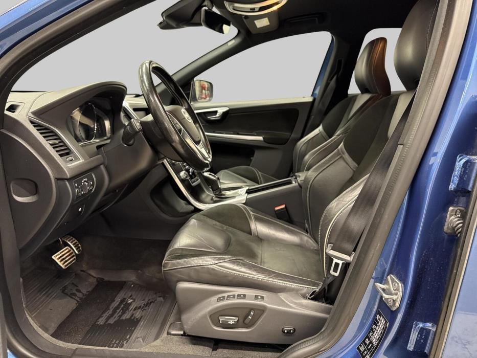 VOLVO XC60 2017