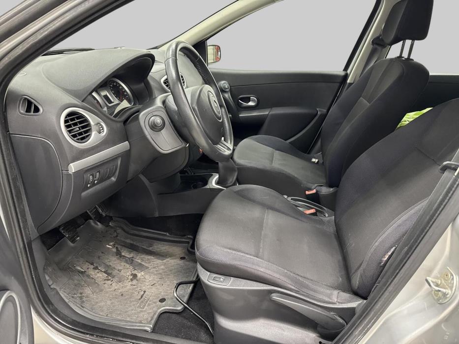RENAULT Clio 2006