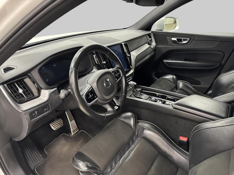 VOLVO XC60 2018