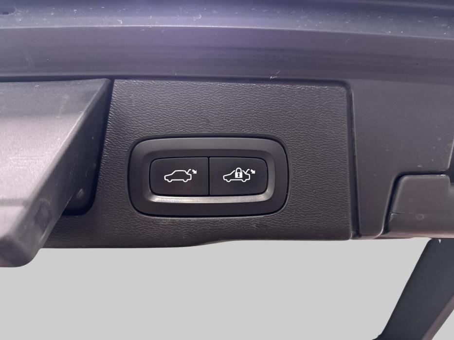 VOLVO XC60 2018