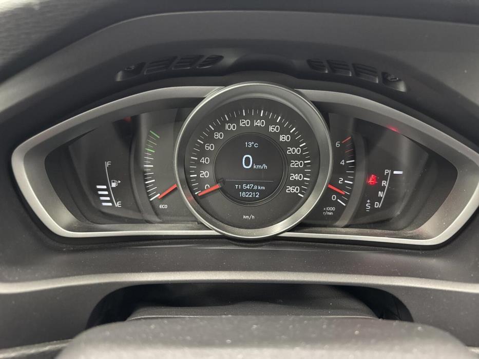 VOLVO V40 2018