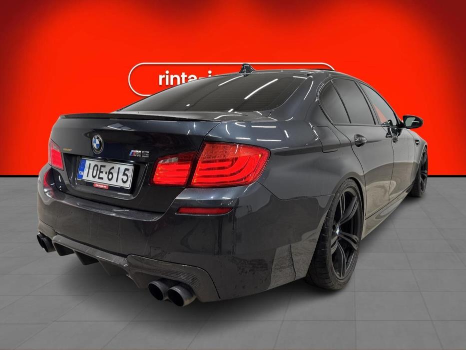 BMW M5 2012