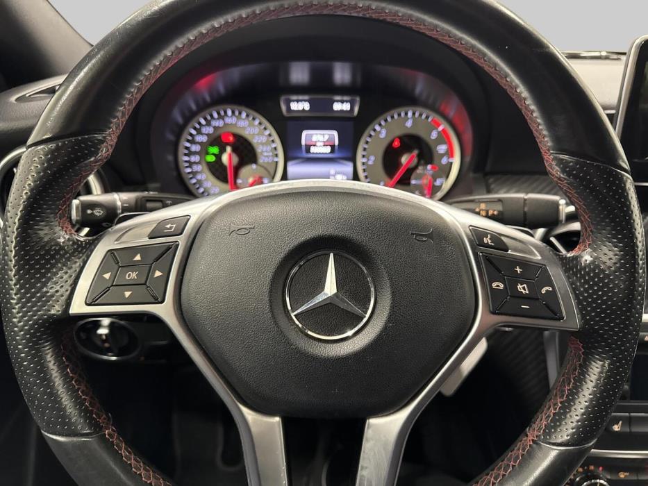 MERCEDES-BENZ A 2015