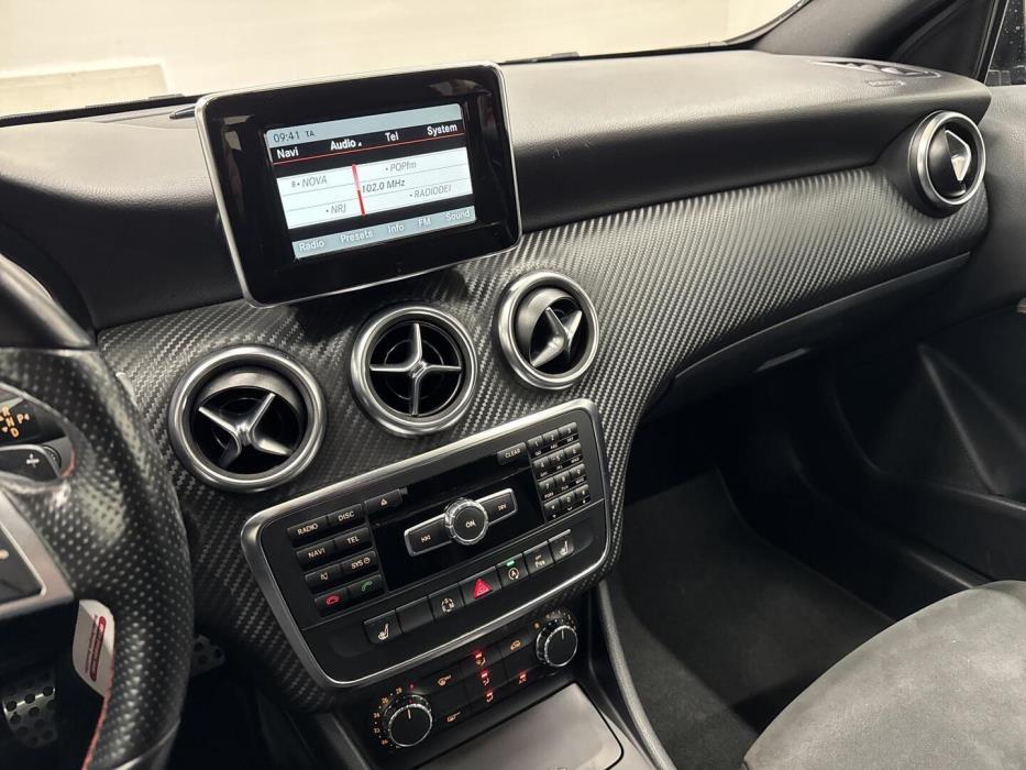 MERCEDES-BENZ A 2015