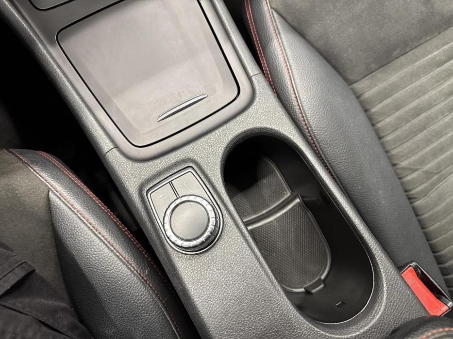 MERCEDES-BENZ A 2015