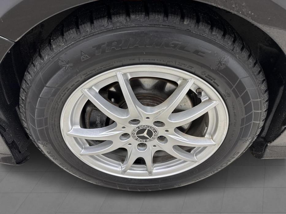 MERCEDES-BENZ A 2015