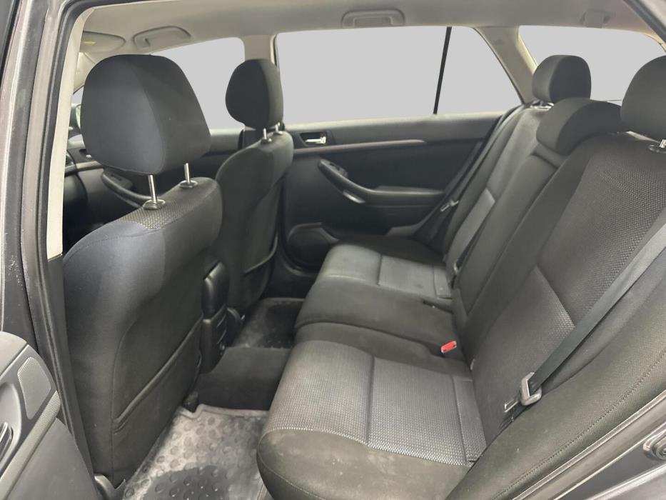 TOYOTA Avensis 2005