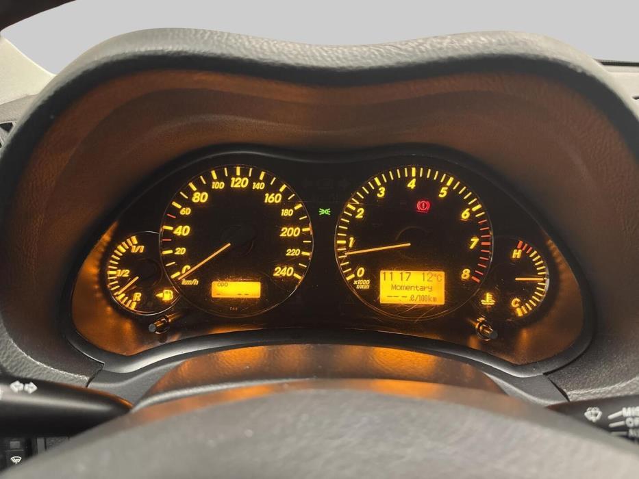 TOYOTA Avensis 2005