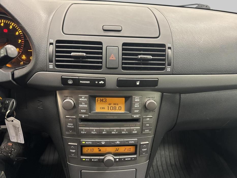 TOYOTA Avensis 2005