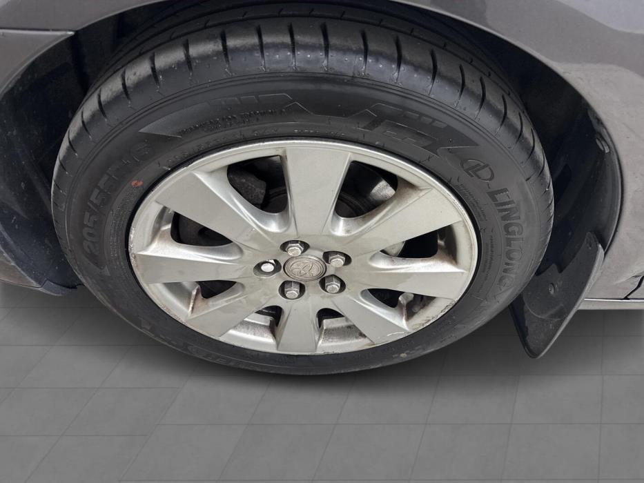 TOYOTA Avensis 2005