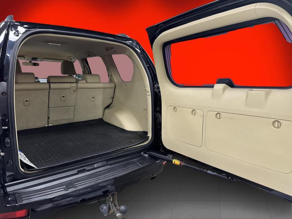 TOYOTA Land Cruiser 2013