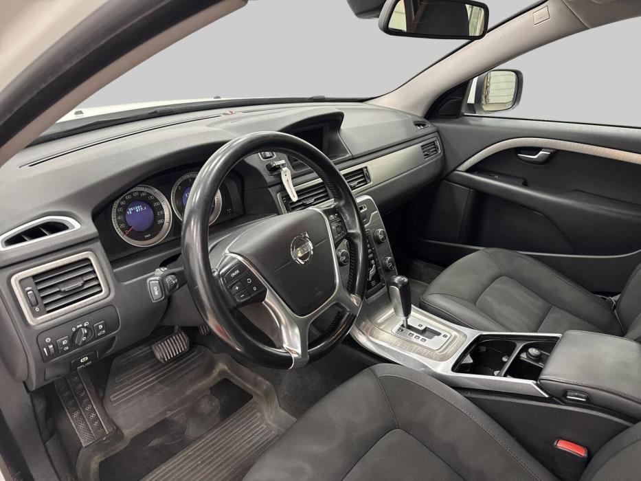 VOLVO XC70 2012