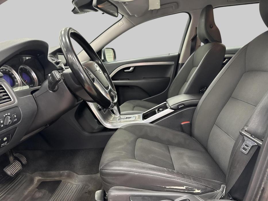 VOLVO XC70 2012