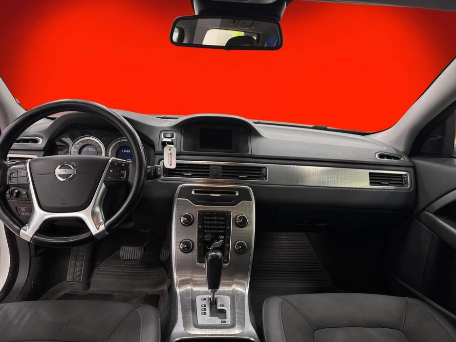 VOLVO XC70 2012