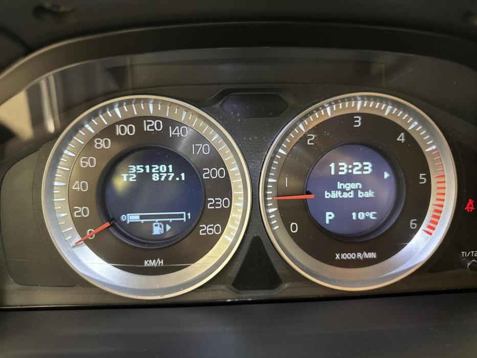 VOLVO XC70 2012