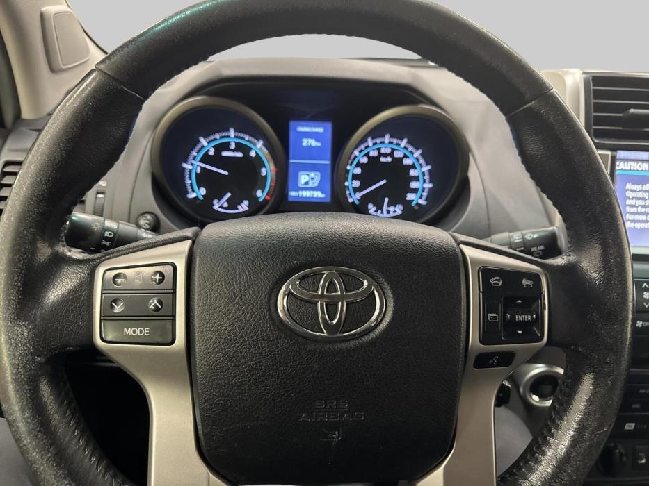 TOYOTA Land Cruiser 2013
