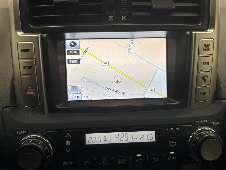 TOYOTA Land Cruiser 2013