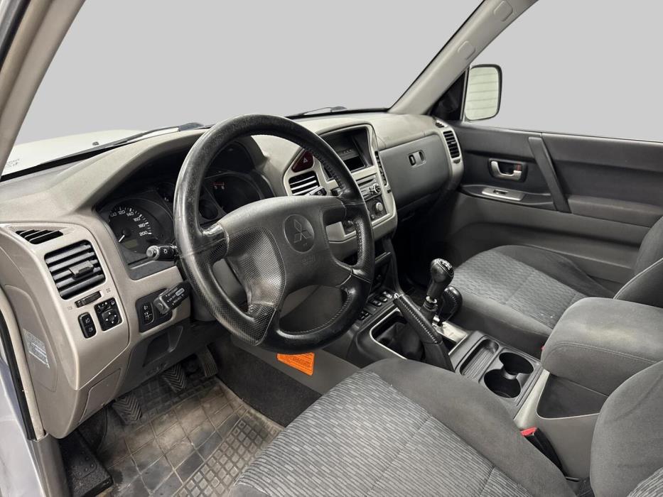 MITSUBISHI Pajero 2006