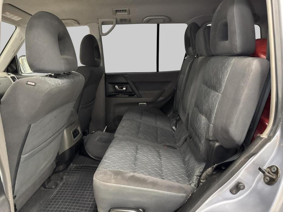 MITSUBISHI Pajero 2006