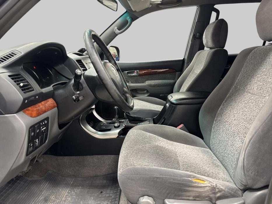 TOYOTA Land Cruiser 2004