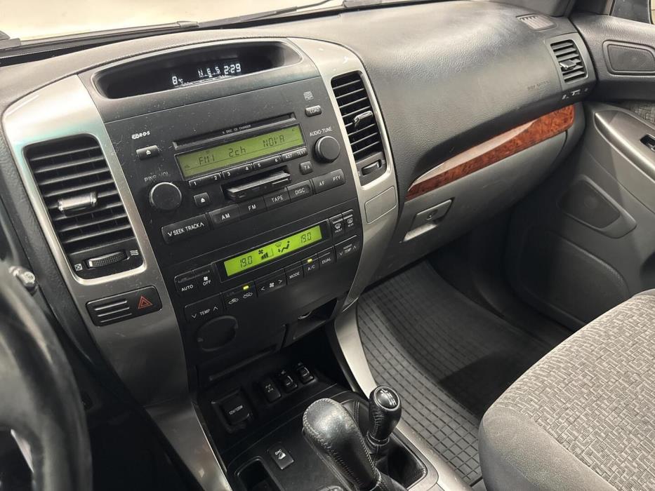 TOYOTA Land Cruiser 2004