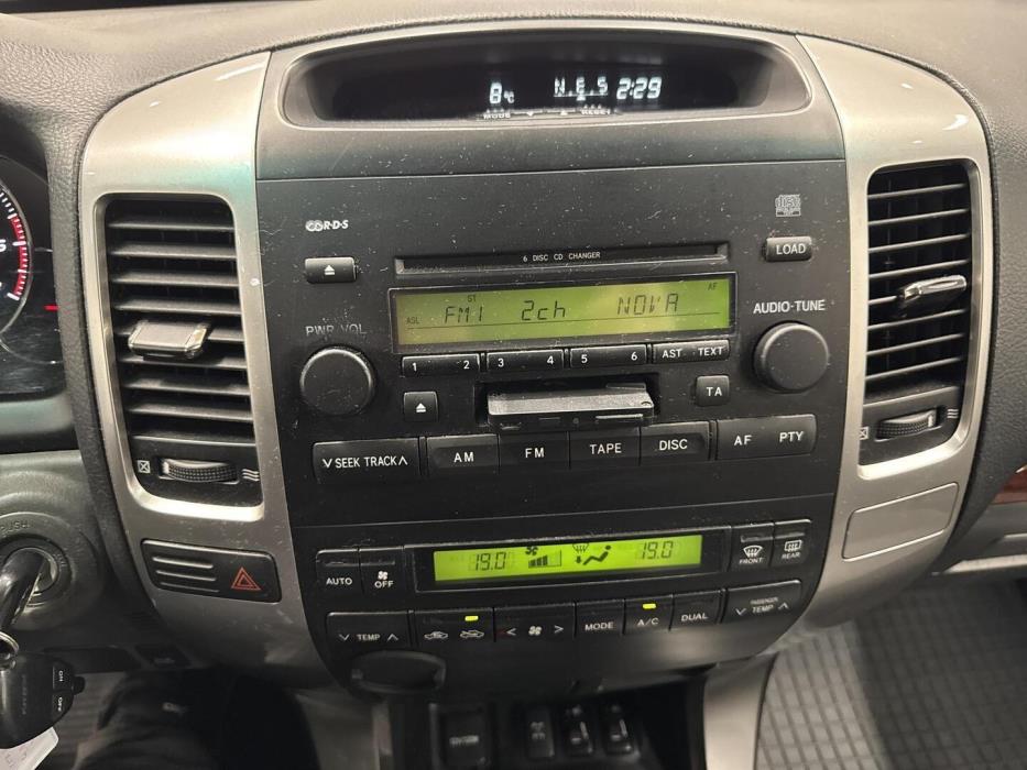 TOYOTA Land Cruiser 2004