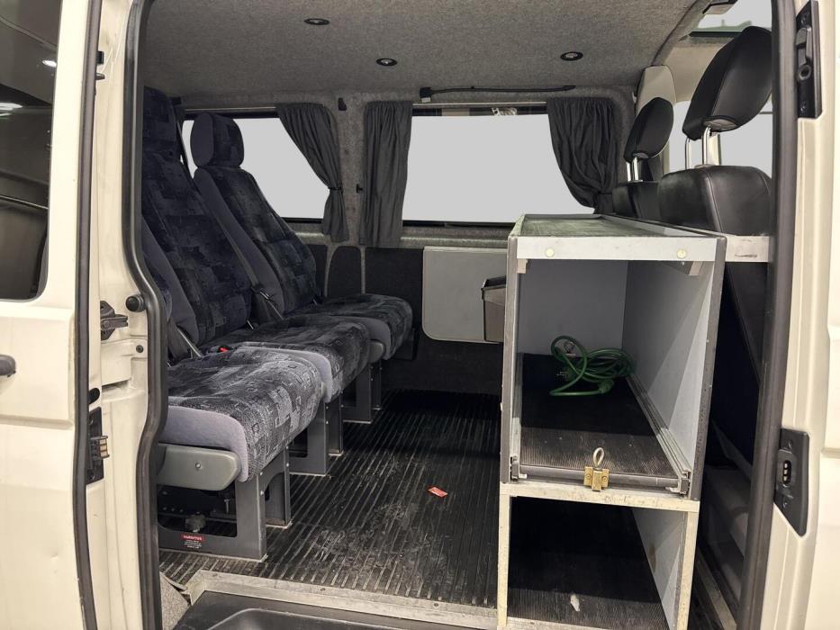 VOLKSWAGEN Transporter 2011