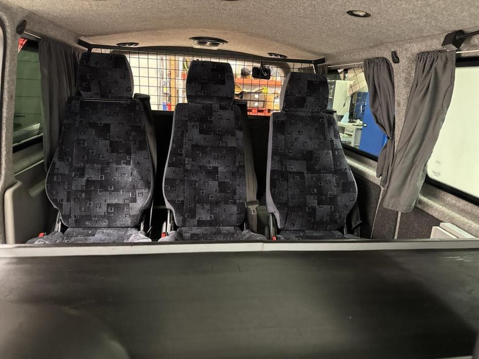 VOLKSWAGEN Transporter 2011