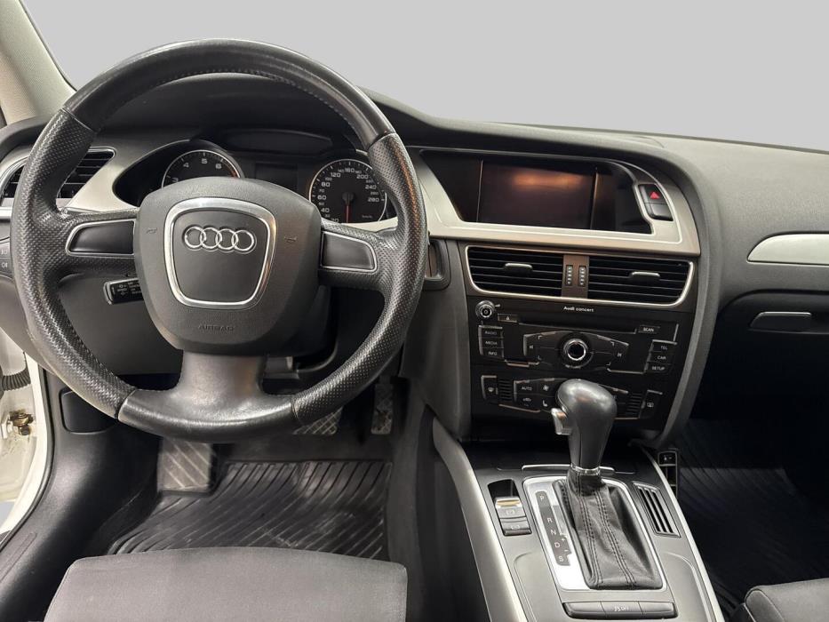 AUDI A4 2011